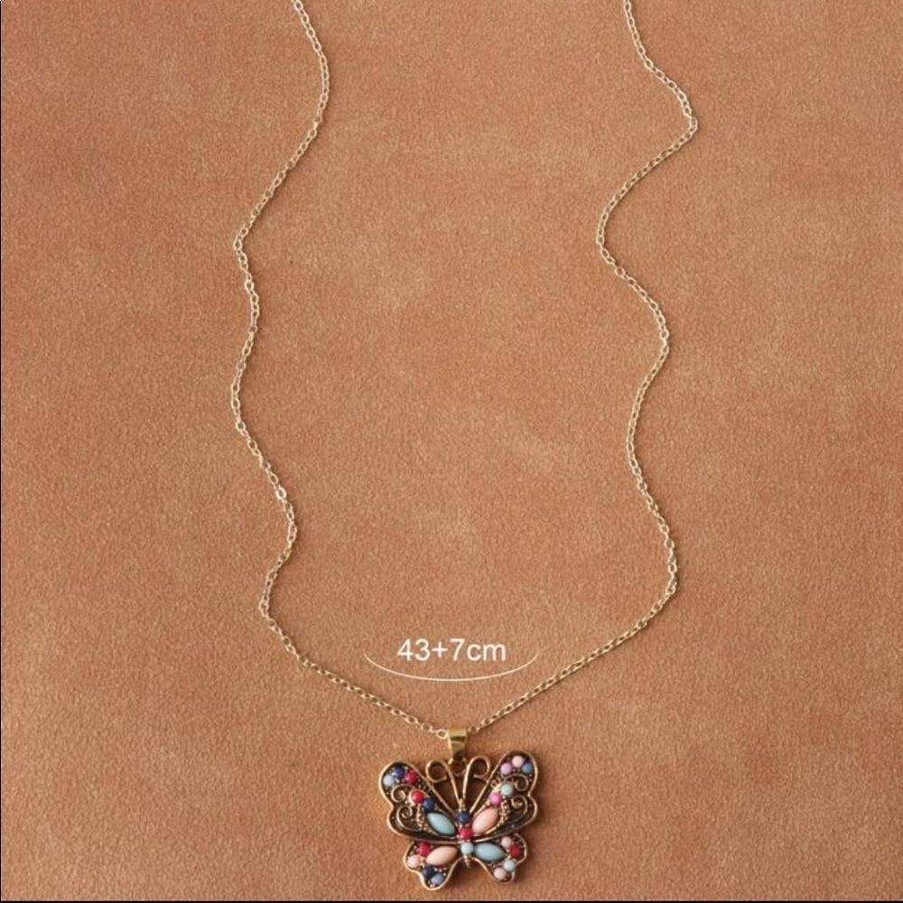 5/$25 BUTTERFLY NECKLACE - Picture 4 of 6